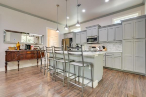 Modern Home Less Than 1 Mi to Dwtn San Antonio and Riverwalk